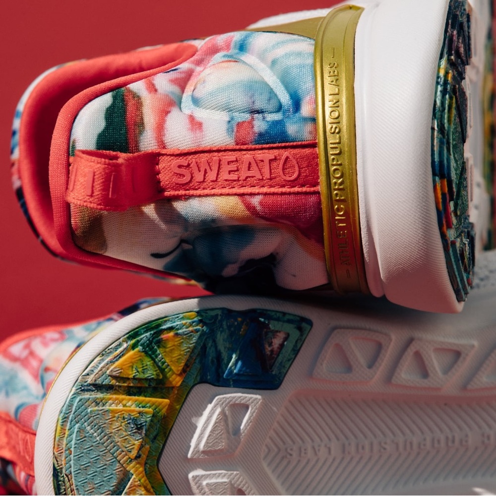 APL X SWEAT X Kelsey Wells Limited Edition
TechLoom Tracer White / Gold / Multi - Picture 9 of 10